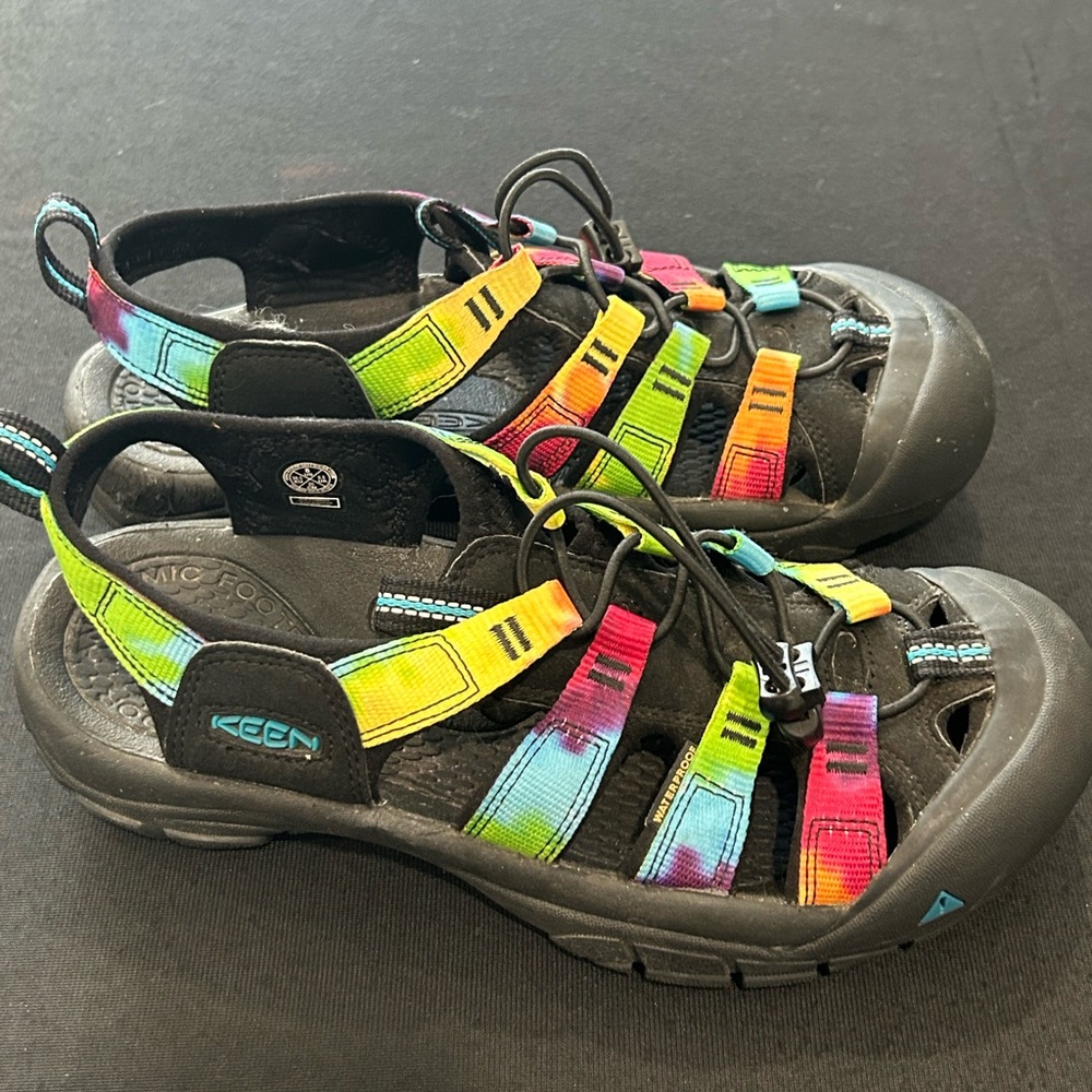 Keen Rainbow Strappy Sandals size 8